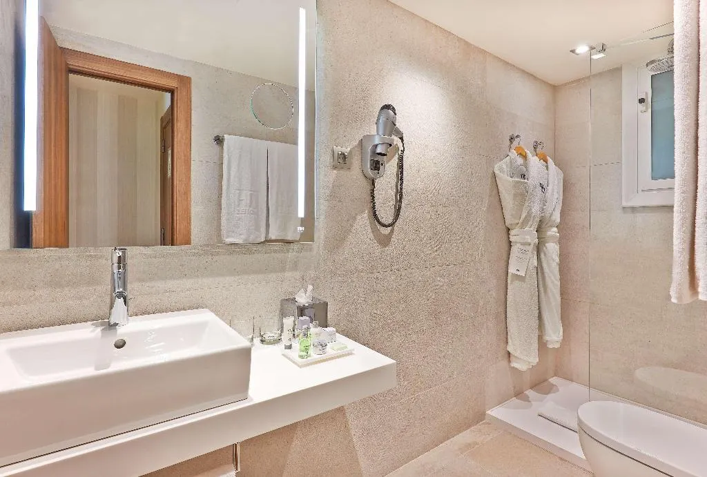 Room, NH Barcelona Les Corts, Barcelona