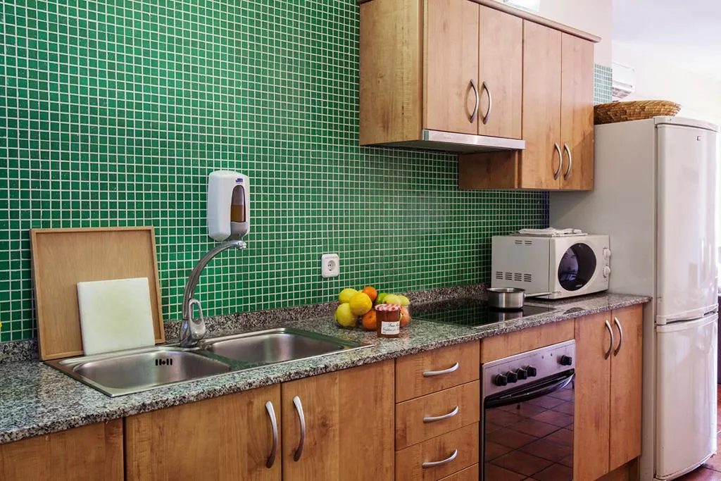 APARTMENT CAPACITY 5 Room, AinB Las Ramblas-Guardia Apartments, Barcelona