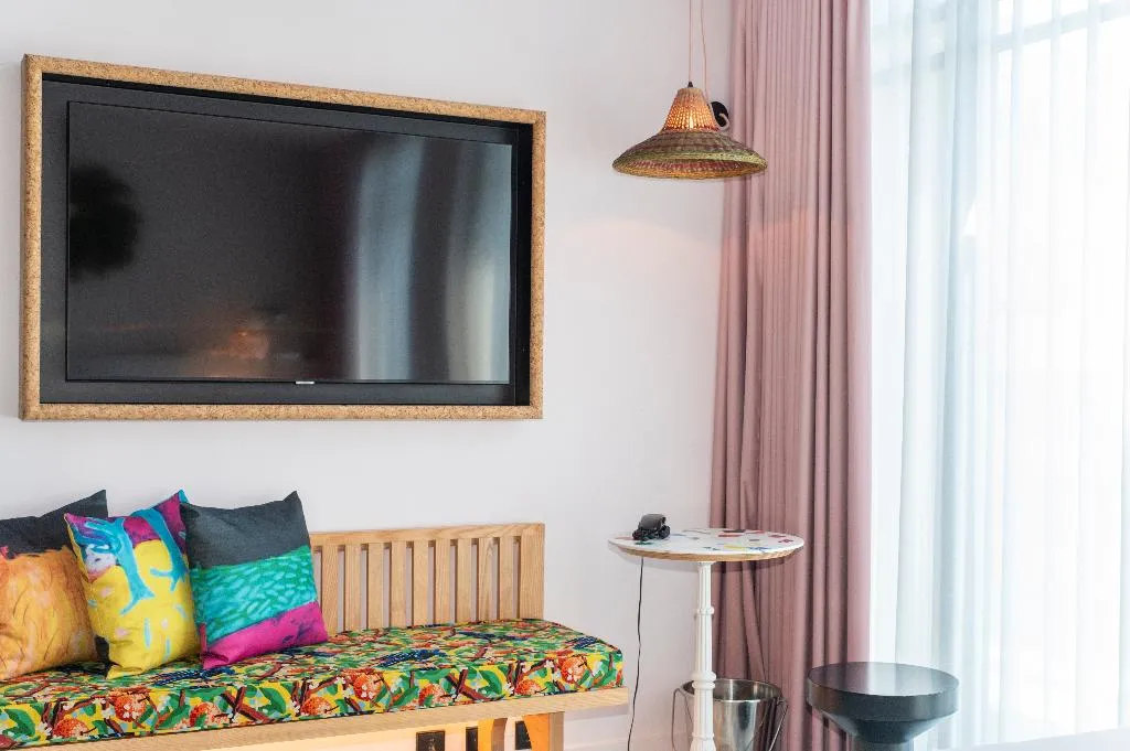 DOUBLE WITH BALCONY WITH VIEWS Room, Mama Shelter Lisboa, Lisbon