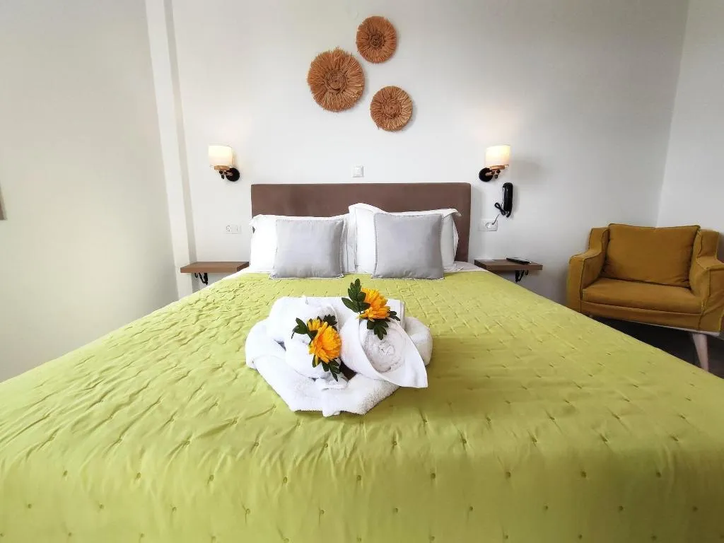 Room, Nemesis, Santorini