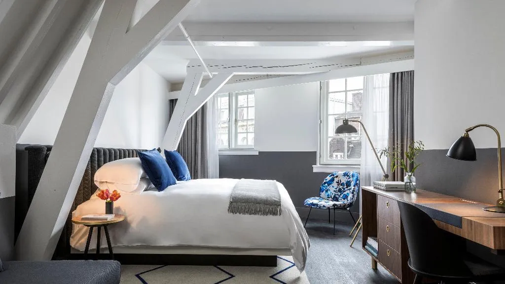 SUITE KING SIZE BED Room, Kimpton De Witt Amsterdam, Amsterdam