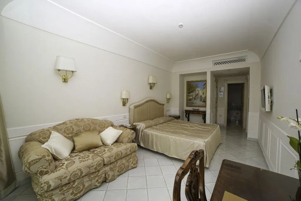 DOUBLE DELUXE QUEEN BED Room, Hotel Villa Fraulo, Naples