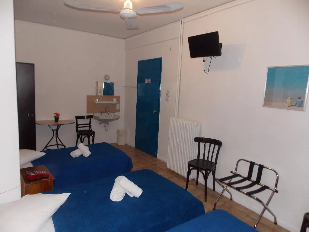 TRIPLE WITH SHARED BATHROOM Room, Sparta Team Hotel- Hostel, Athens