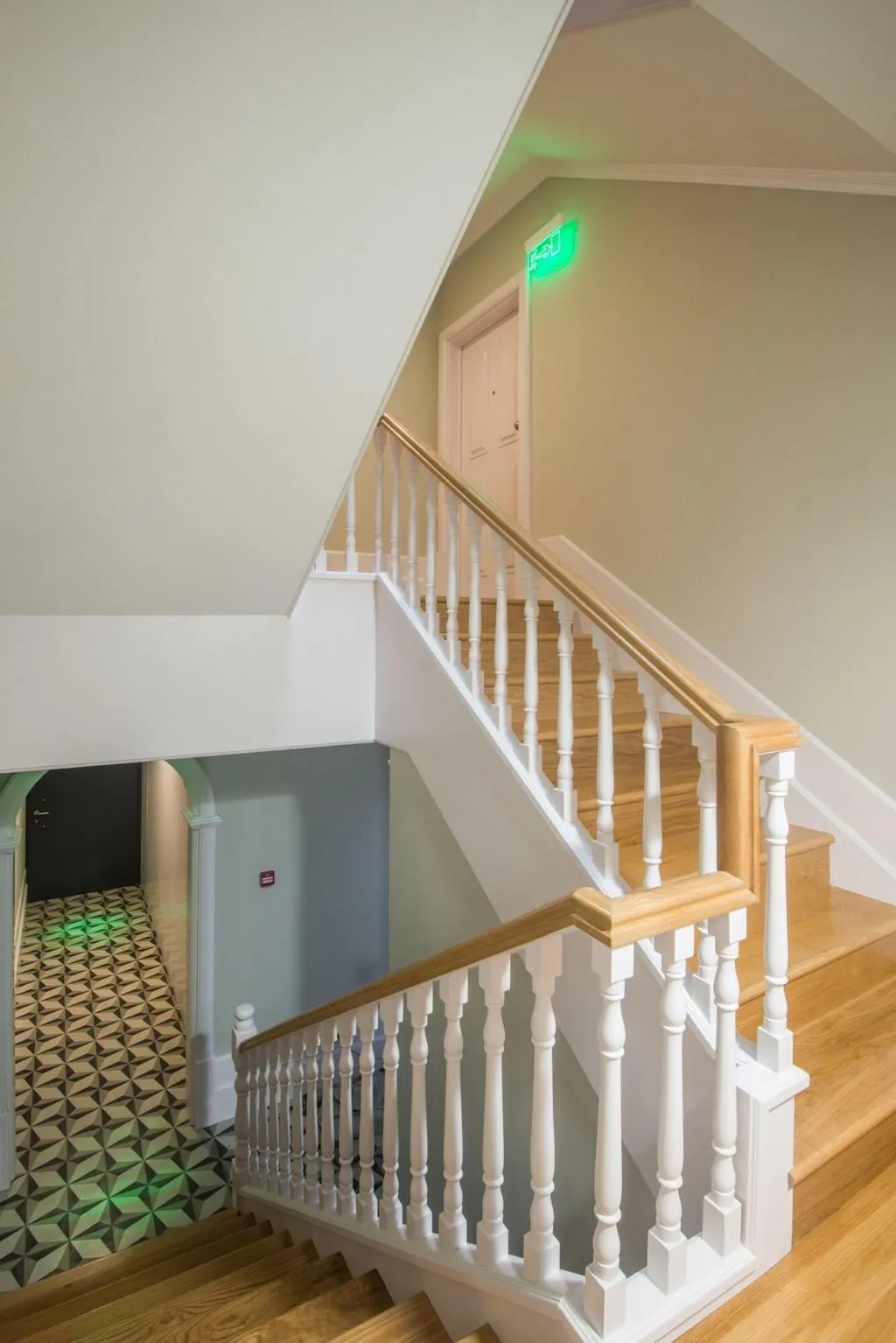 Lobby, Domum, Porto