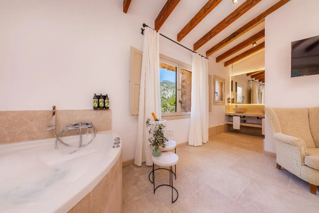 SUITE STANDARD Room, Finca Albellons, Majorca