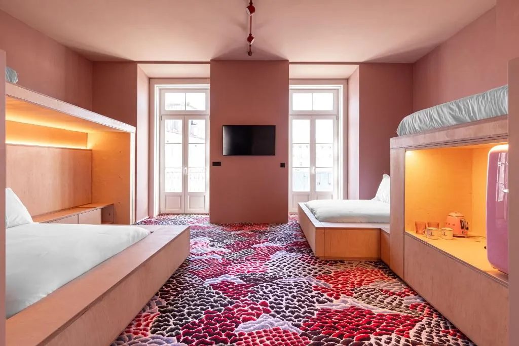 Room, Independente Bica, Lisbon