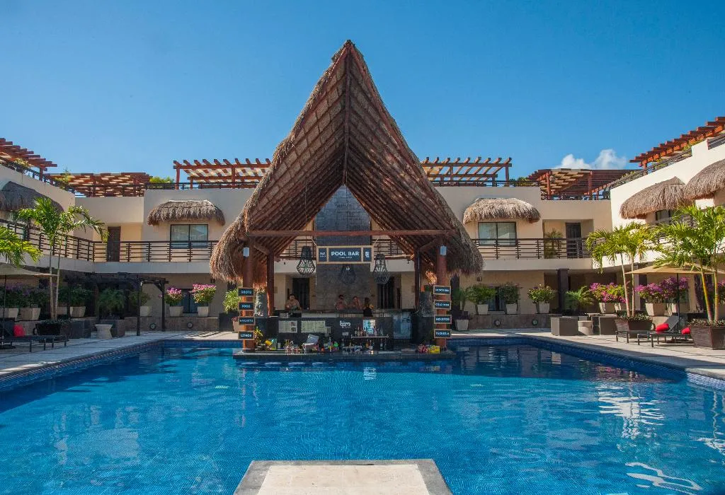 Pool, Aldea Thai by oceanfront, Playa Del Carmen