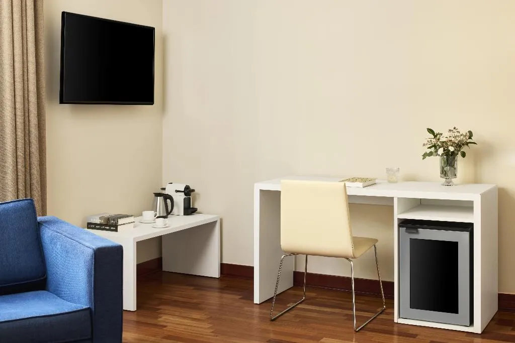 JUNIOR SUITE STANDARD Room, NH Castellón Mindoro, Valencia