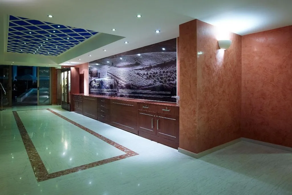 Lobby, Albatros, Crete