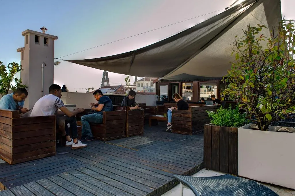 Terrace, Rivoli Cinema Hostel, Porto