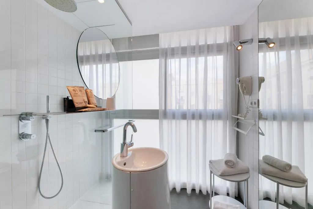 SINGLE STANDARD Room, Casa Lit Barcelona, Barcelona