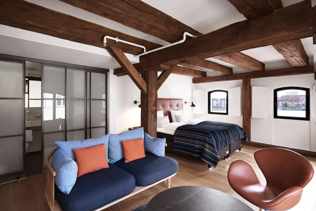 JUNIOR SUITE DELUXE CANAL VIEW Room, 71 Nyhavn Hotel, Copenhagen