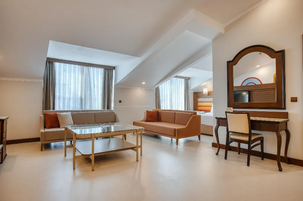 SUITE WITH TERRACE Room, Megasaray West Beach Antalya, Antalya
