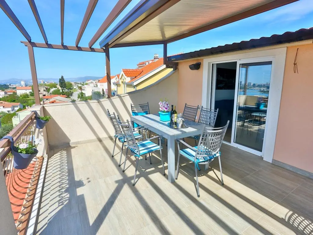 APARTMENT CAPACITY 4 Room, Apartments Ivan, Split