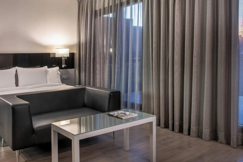 DOUBLE SUPERIOR KING BED Room, Ac Madrid Atocha, Madrid
