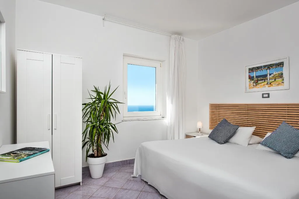 APARTMENT TWO BEDROOMS ONE BATHROOM Room, Gocce Di Capri  Residence, Naples