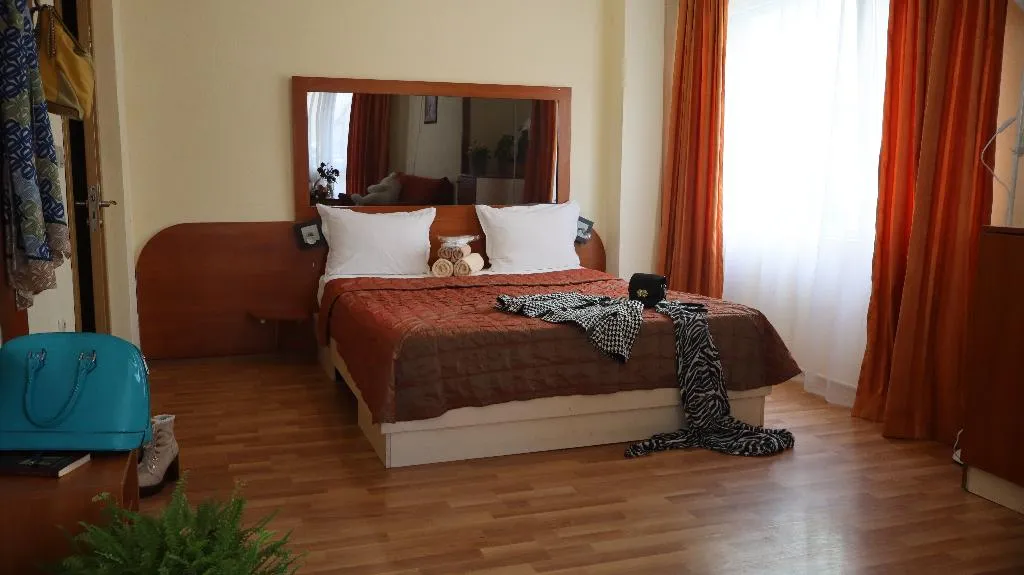 Room, Palitra, Varna