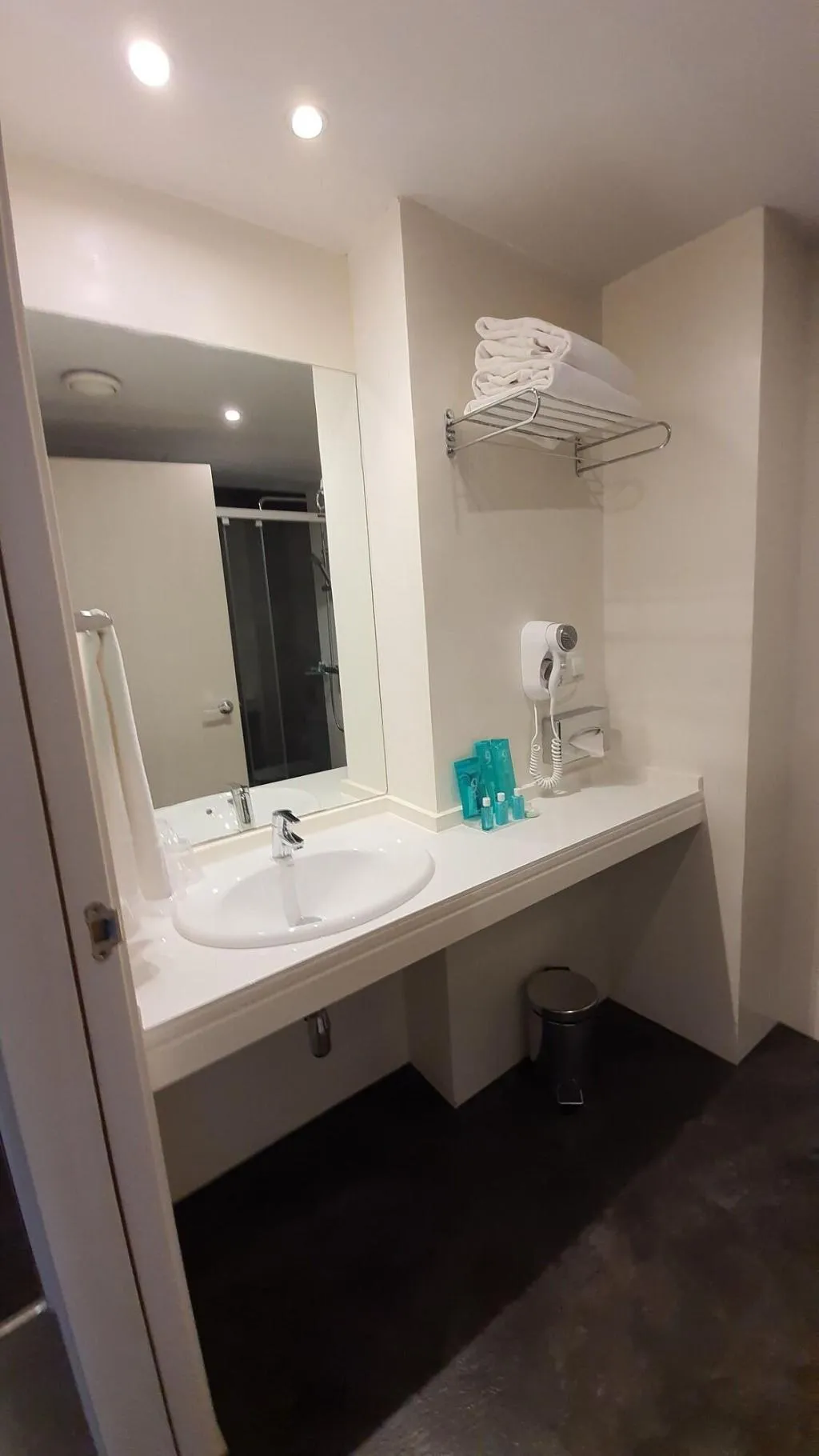 TRIPLE DELUXE Room, Hotel Concordia Barcelona, Barcelona