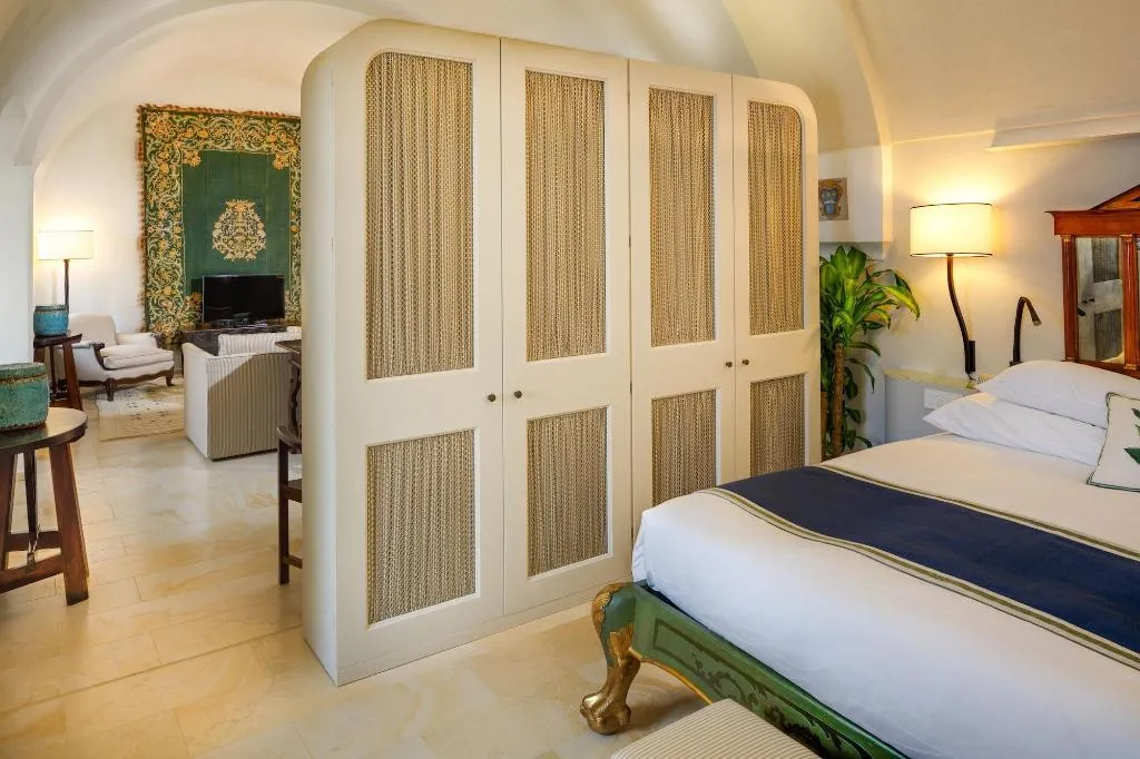 Room, Monastero Santa Rosa Hotel & Spa, Naples