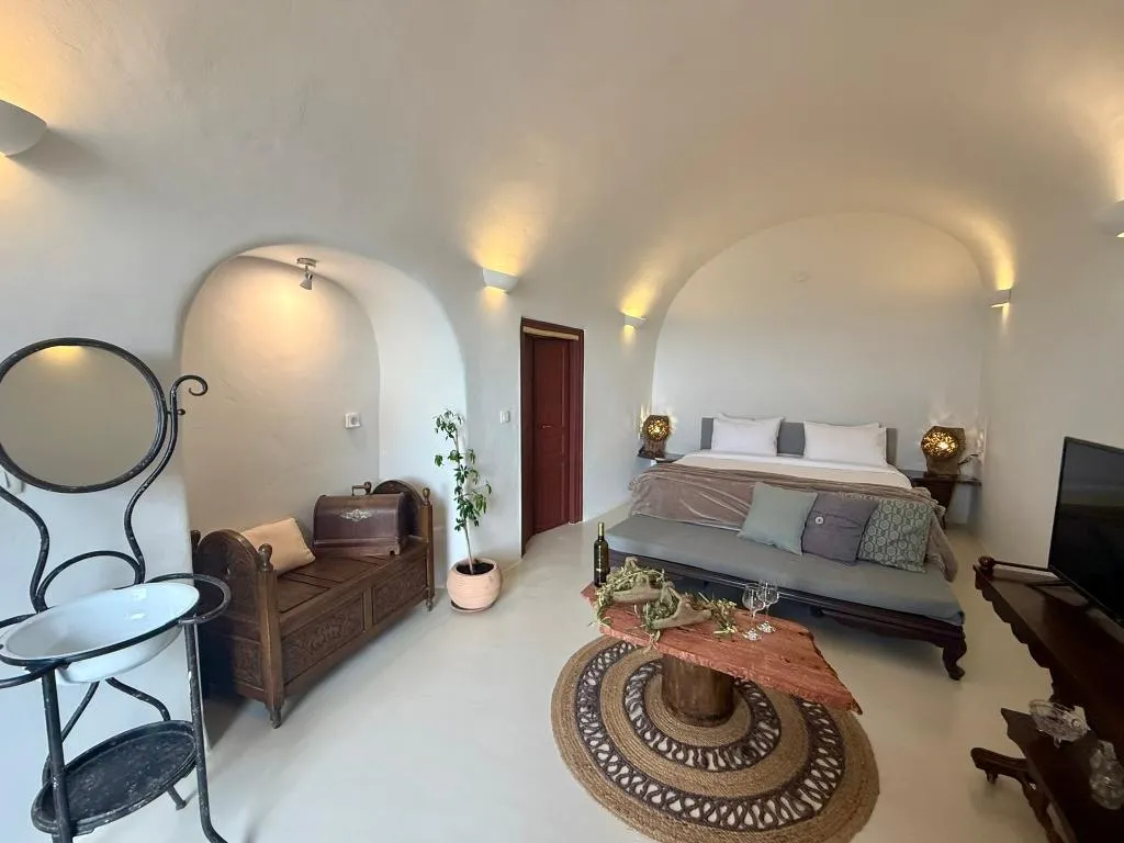 CAVE ONE BEDROOM ONE BATHROOM Room, Elysian Santorini, Santorini