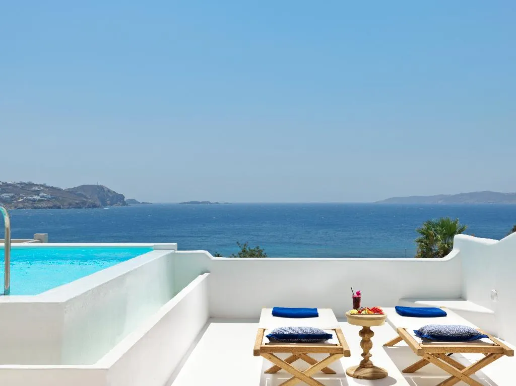 SUITE WITH PRIVATE POOL Room, Katikies Mykonos - The Leading Hotels Of The World, Mykonos