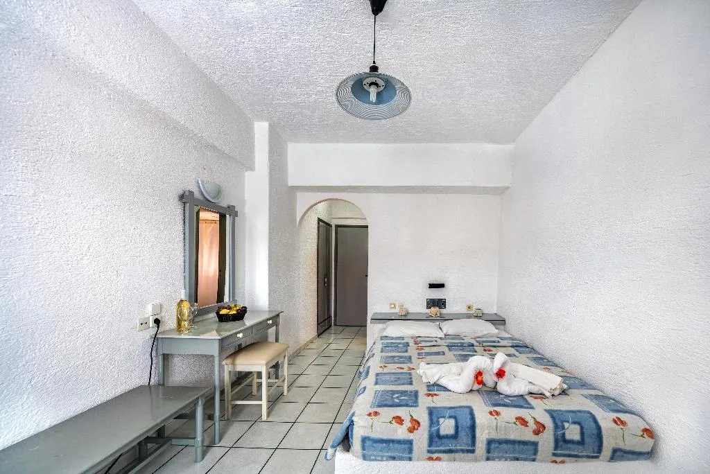 Double or Twin STANDARD Room, Iro, Crete