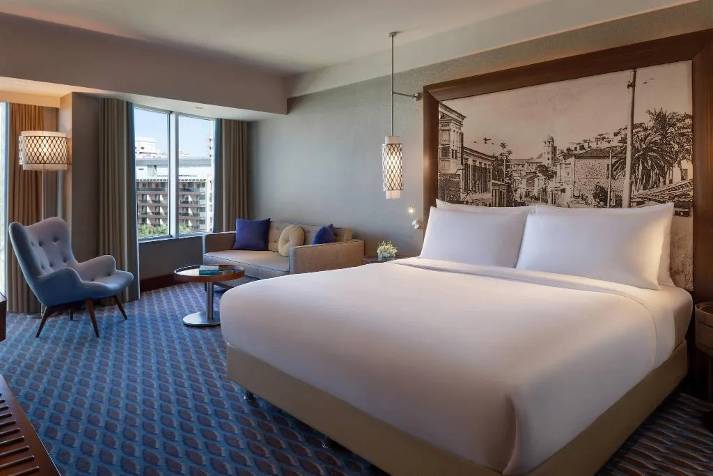 DOUBLE DELUXE CITY VIEW Room, Renaissance Izmir, Izmir