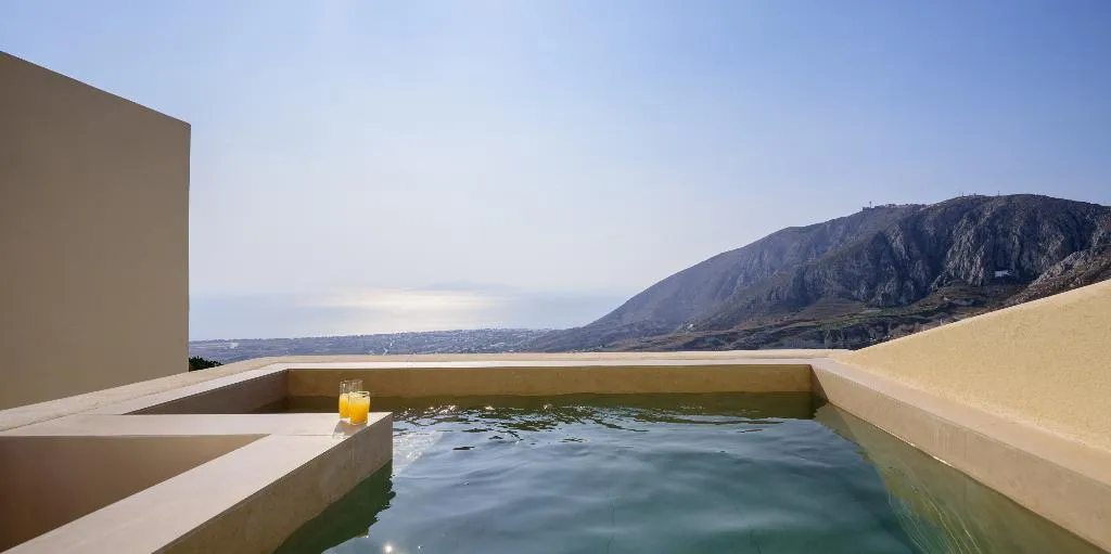 SUITE WITH JACUZZI Room, Elessa Hotel, Santorini
