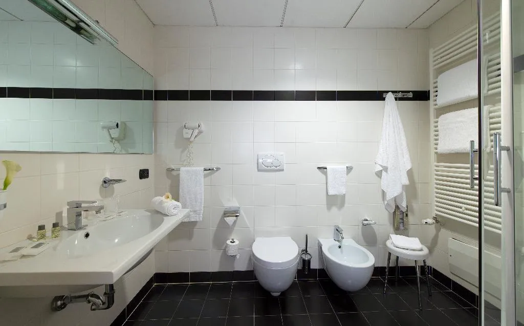 DOUBLE STANDARD Room, D120, Milan