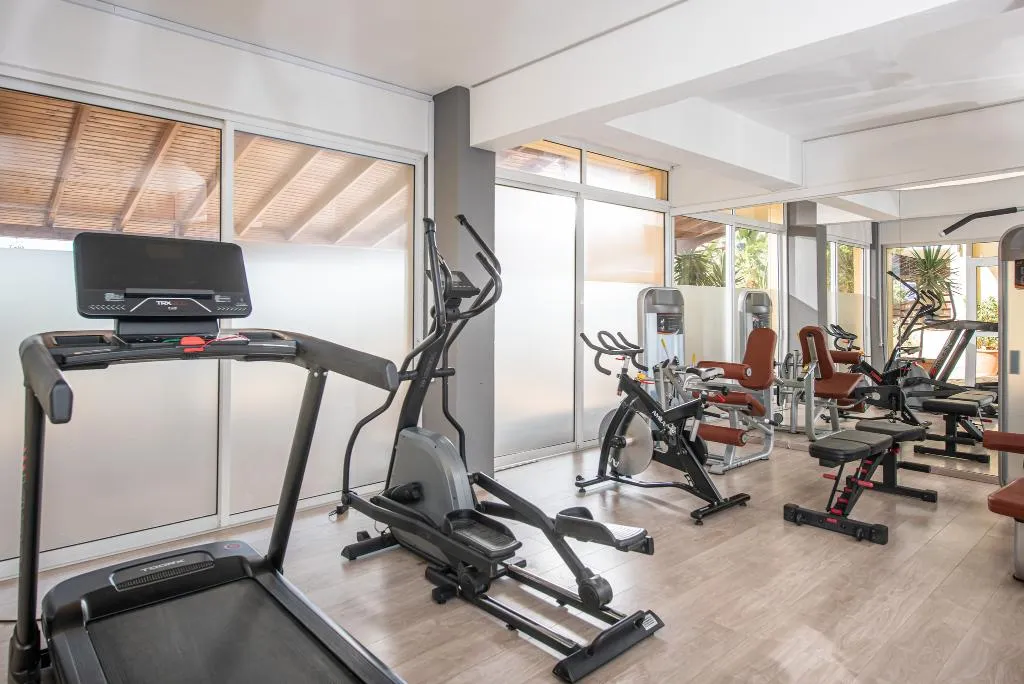 Sports and Entertainment, Alexander House, Crete