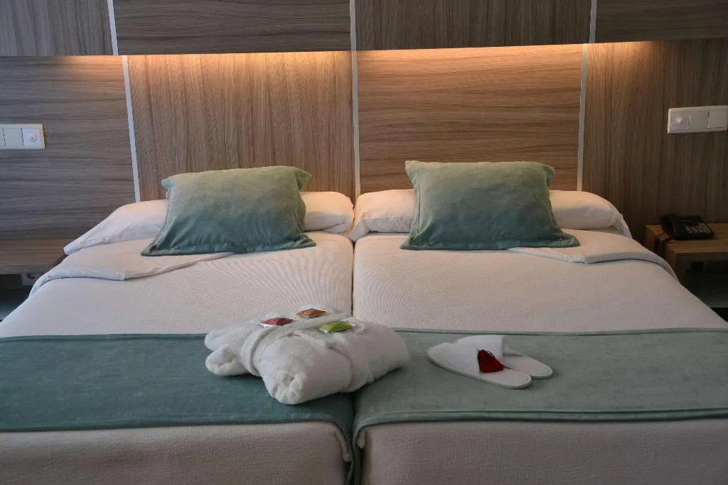 Room, Serrano, Madrid