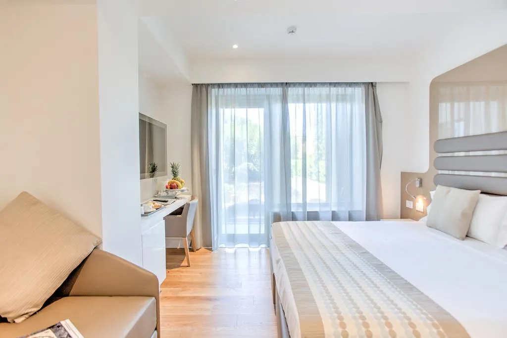 FAMILY ROOM CAPACITY 2 Room, MH Florence Hotel & Spa, Florence