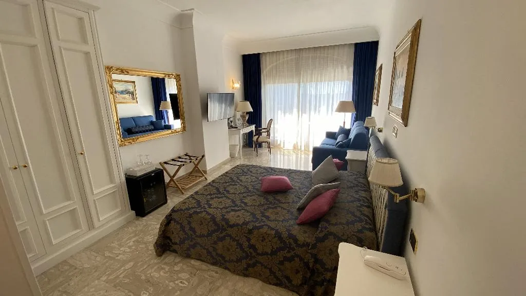 SUITE LUXURY ONE BEDROOM Room, Bougainville Luxury Boutique Hotel, Naples