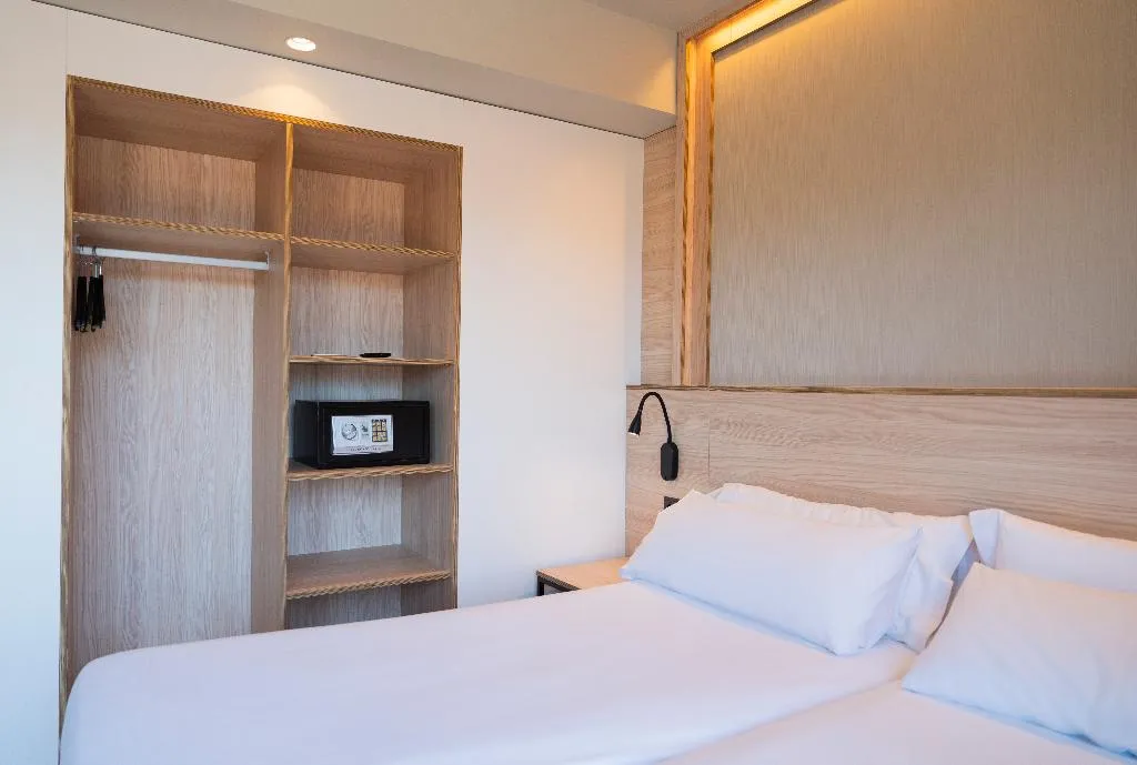 TWIN WITH TERRACE Room, Hotel Sant Pau, Barcelona