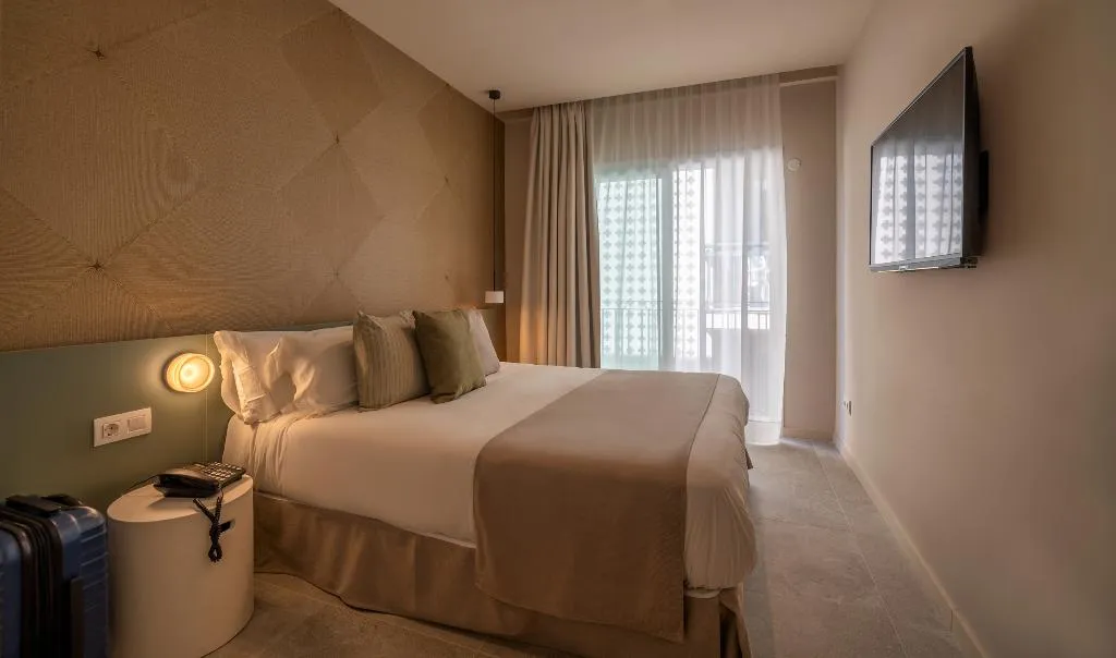 QUADRUPLE SUPERIOR Room, Aqua Hotel Bertran Park**** Adults Recommended, Costa Brava