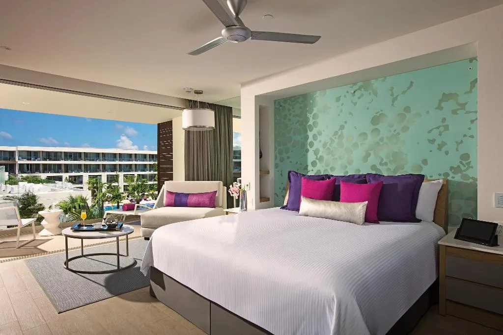 JUNIOR SUITE OCEAN FRONT TWO DOUBLE BEDS Room, Breathless Riviera Cancun Resort and Spa, Cancun Area