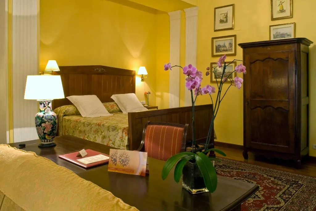 JUNIOR SUITE STANDARD Room, Casas de la Juderia, Seville