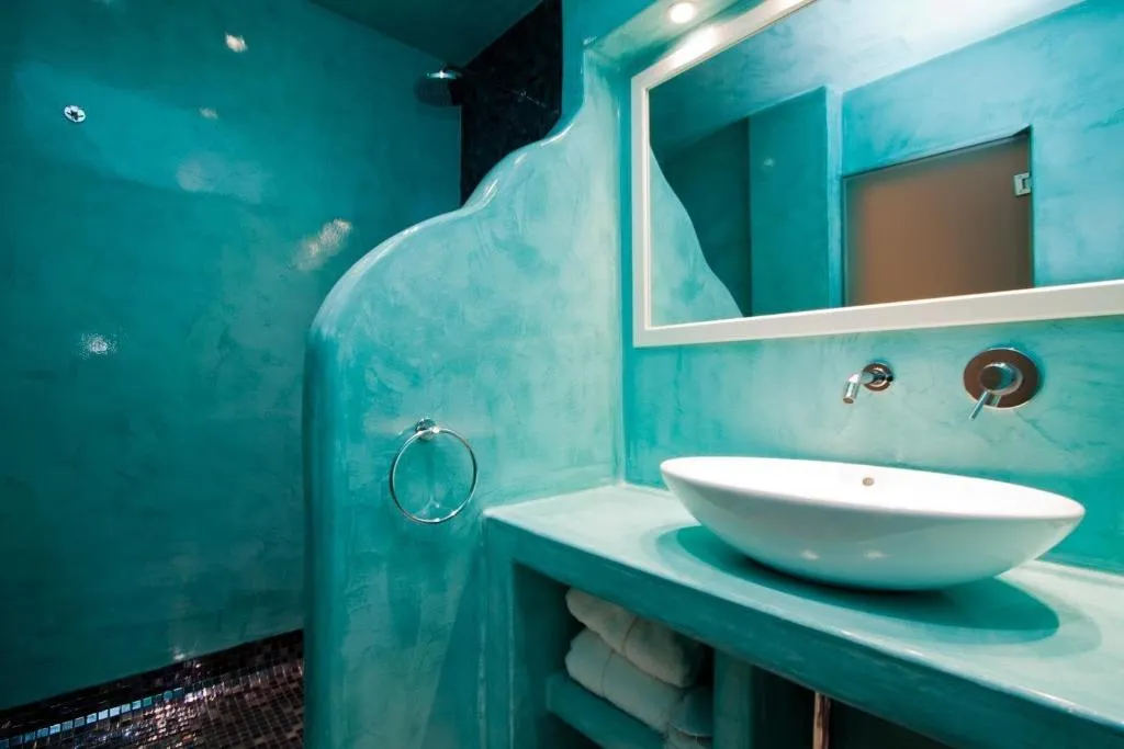 Room, Nemesis, Santorini
