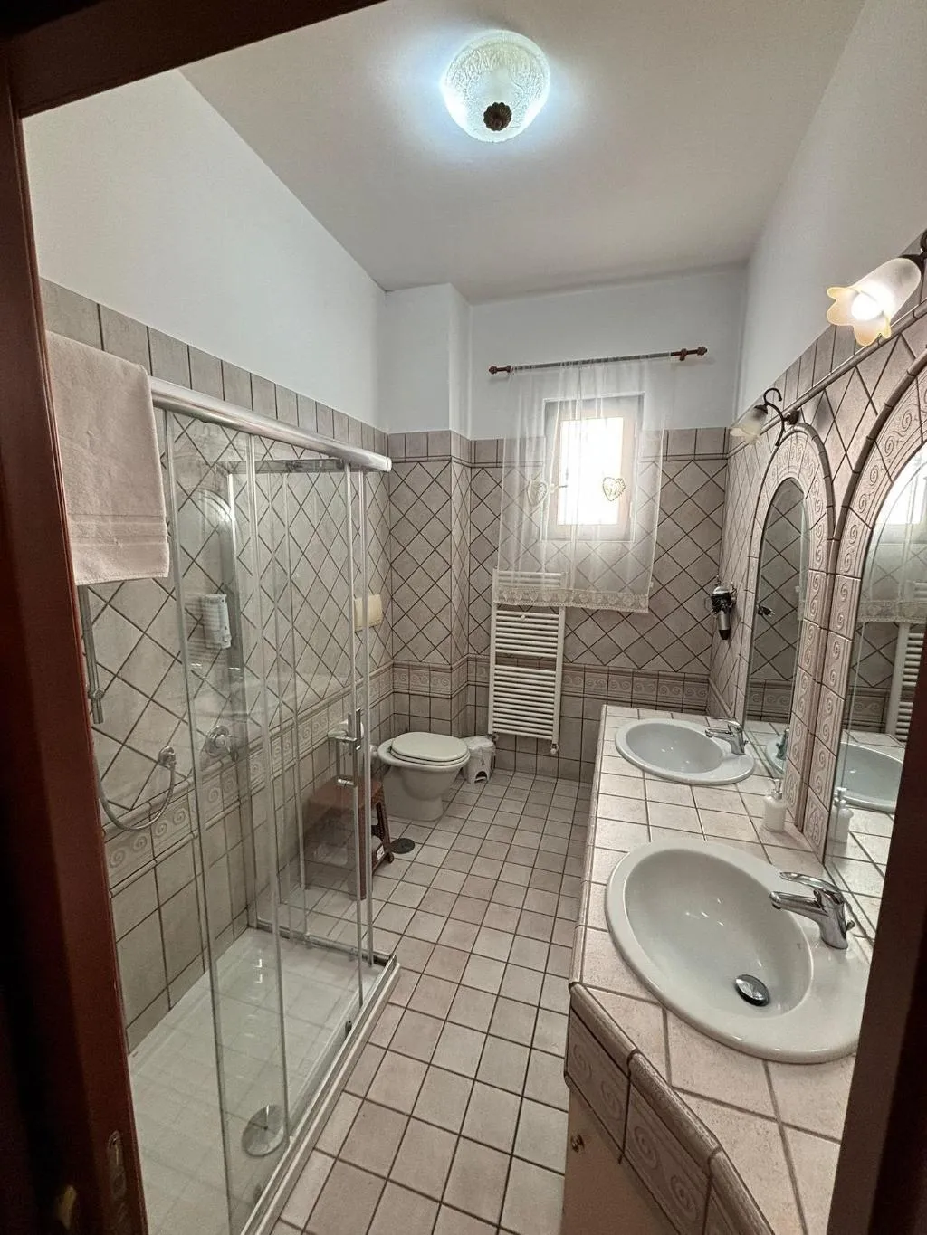 Room, Home To Fly, Naples