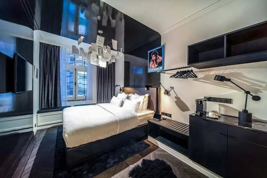Room, The Highlander, Amsterdam