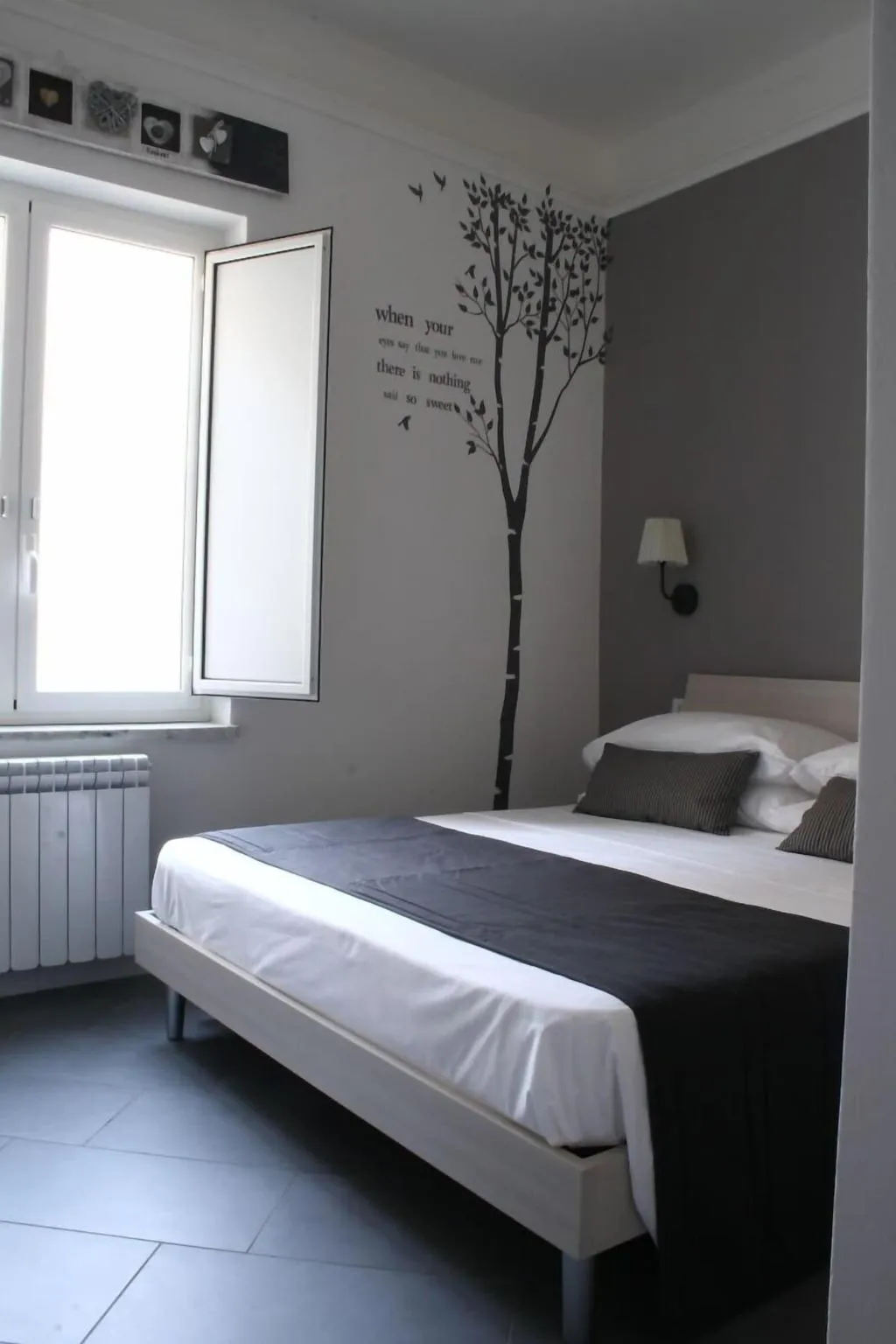 Room, Sotto Le Stelle Ai Decumani, Naples