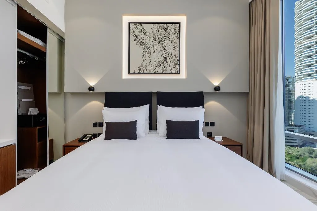 DOUBLE DELUXE KING BED Room, Holiday Inn Dubai Village Circle by IHG, Dubai