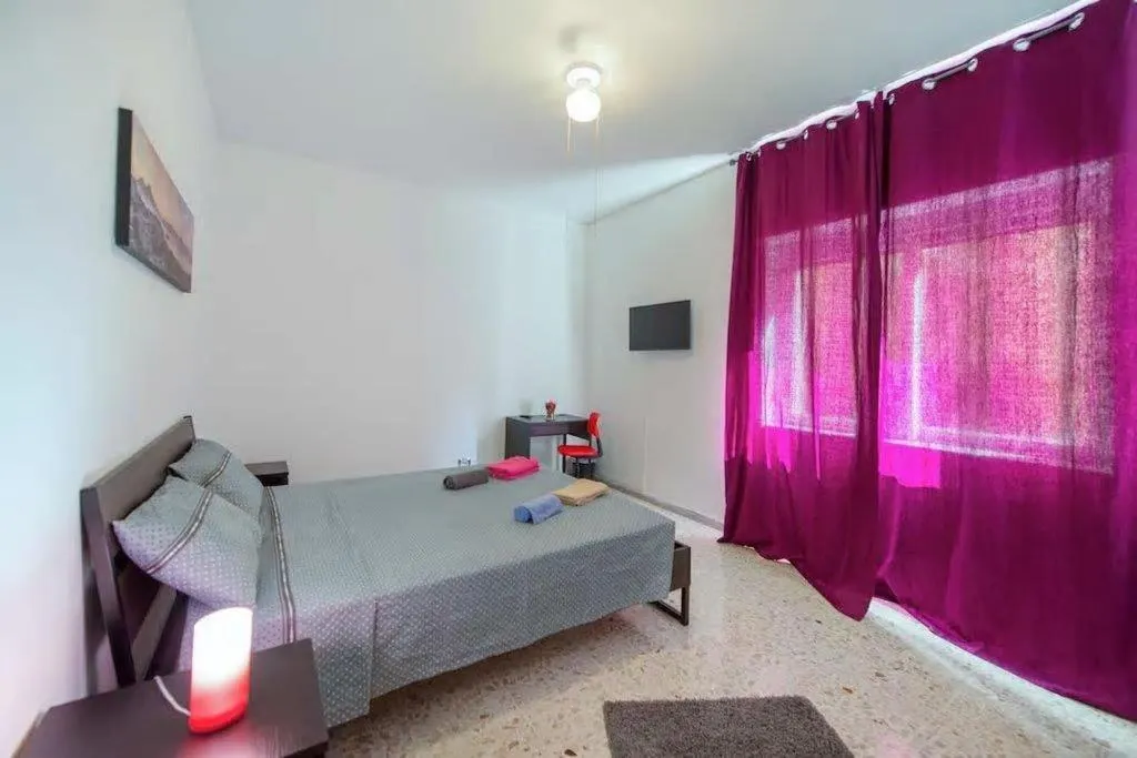 Room, Bed And Breakfast Alexander, Naples