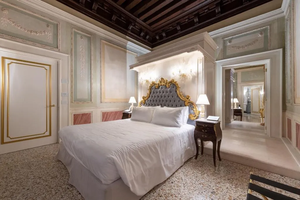 SUITE CAPACITY 4 Room, Cà Bonfadini Historic Experience, Venice