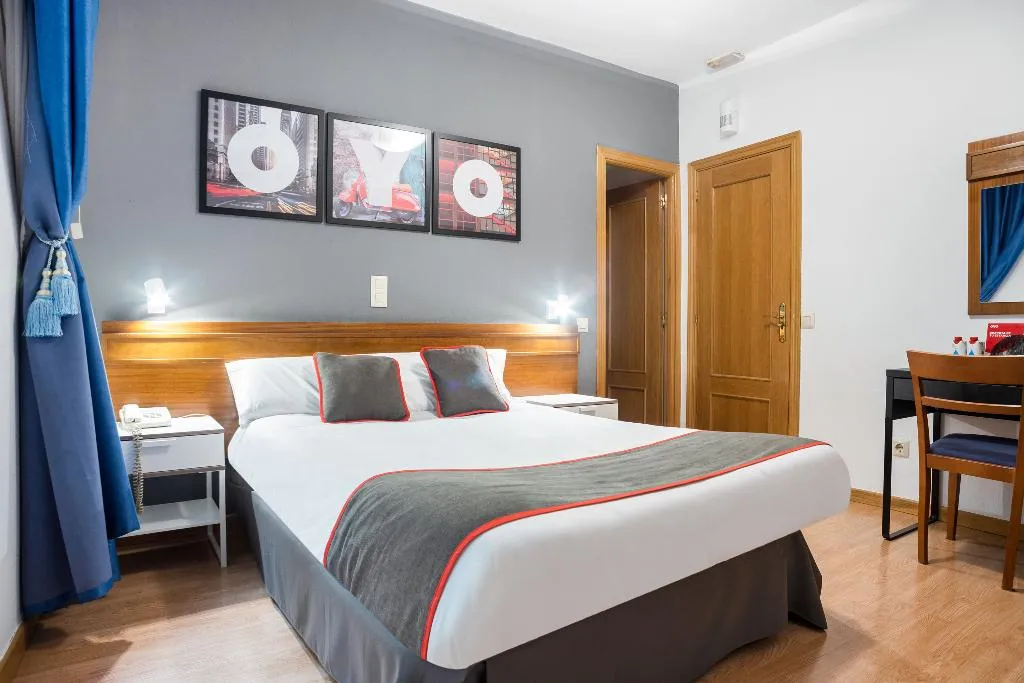 DOUBLE DELUXE Room, Hostal Felipe V, Madrid