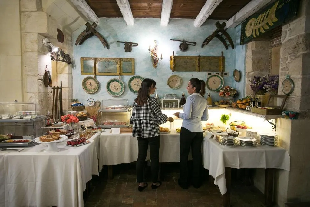 Restaurant, Charme Henry S House, Catania