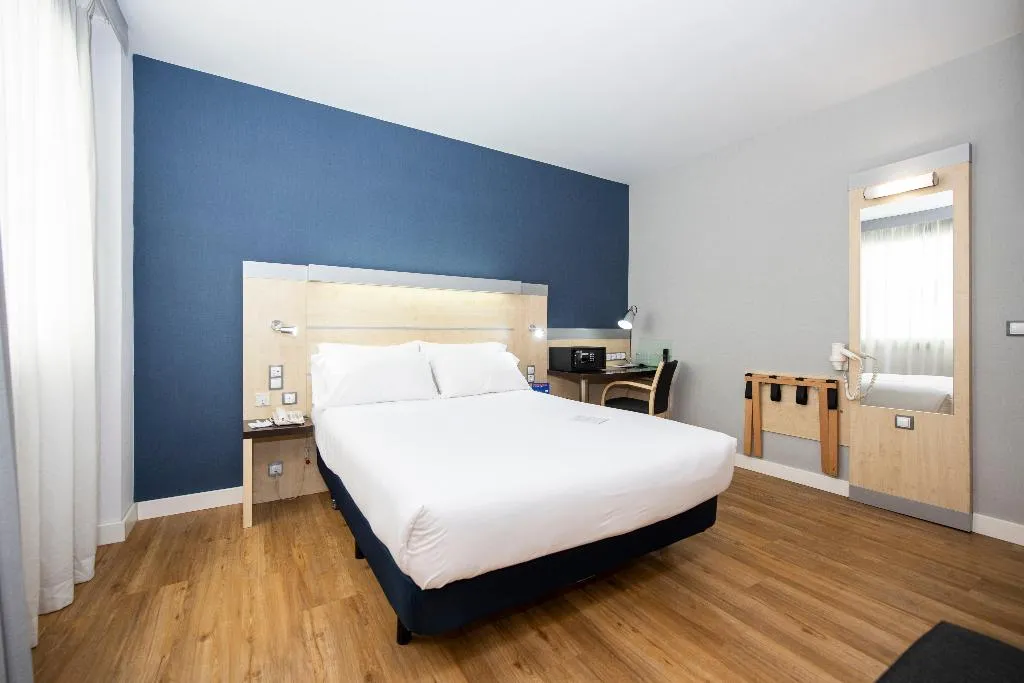DOUBLE Accessible-Queen Size Bed Room, Holiday Inn Express Barcelona City 22@, Barcelona