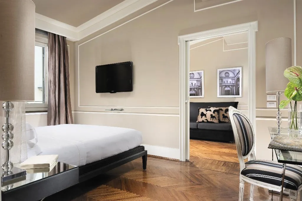 SUITE CAPACITY 3 Room, Brunelleschi Hotel, Florence