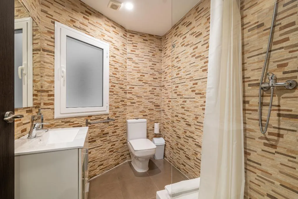 DOUBLE ECONOMY Room, Laramond Barcelona Rooms, Barcelona