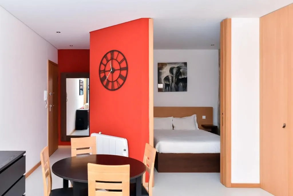 Room, Reis De Gaia, Porto